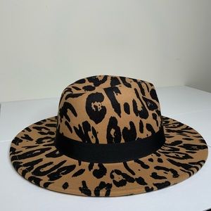 Stylish Cheetah Print Women’s Hat | One Size | color: Tan and Black